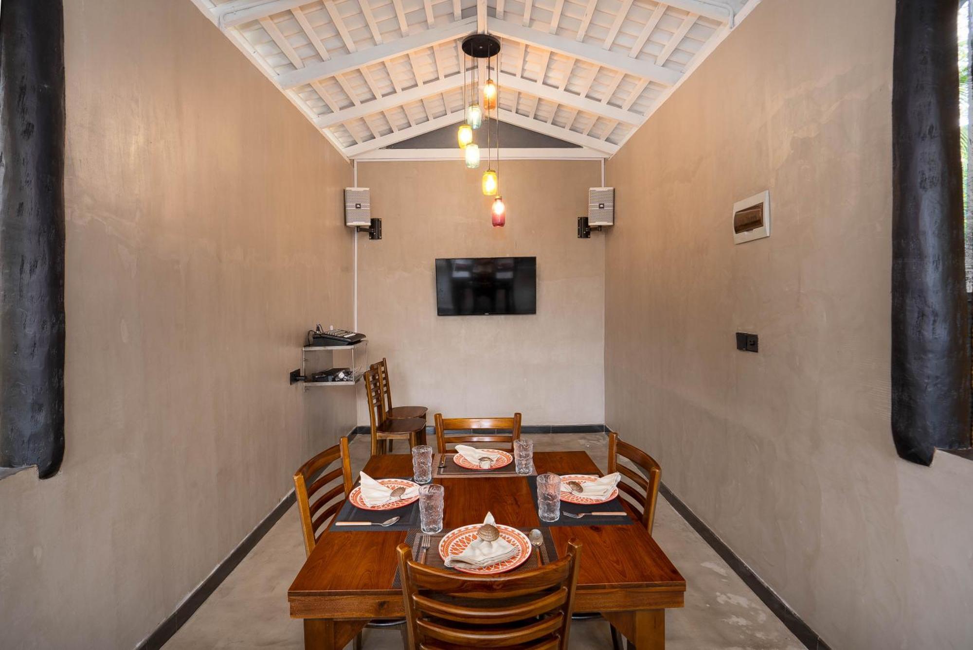 Hasthri Boutique Red Chalet In Ahangama With Pool Near Beach Ngoại thất bức ảnh