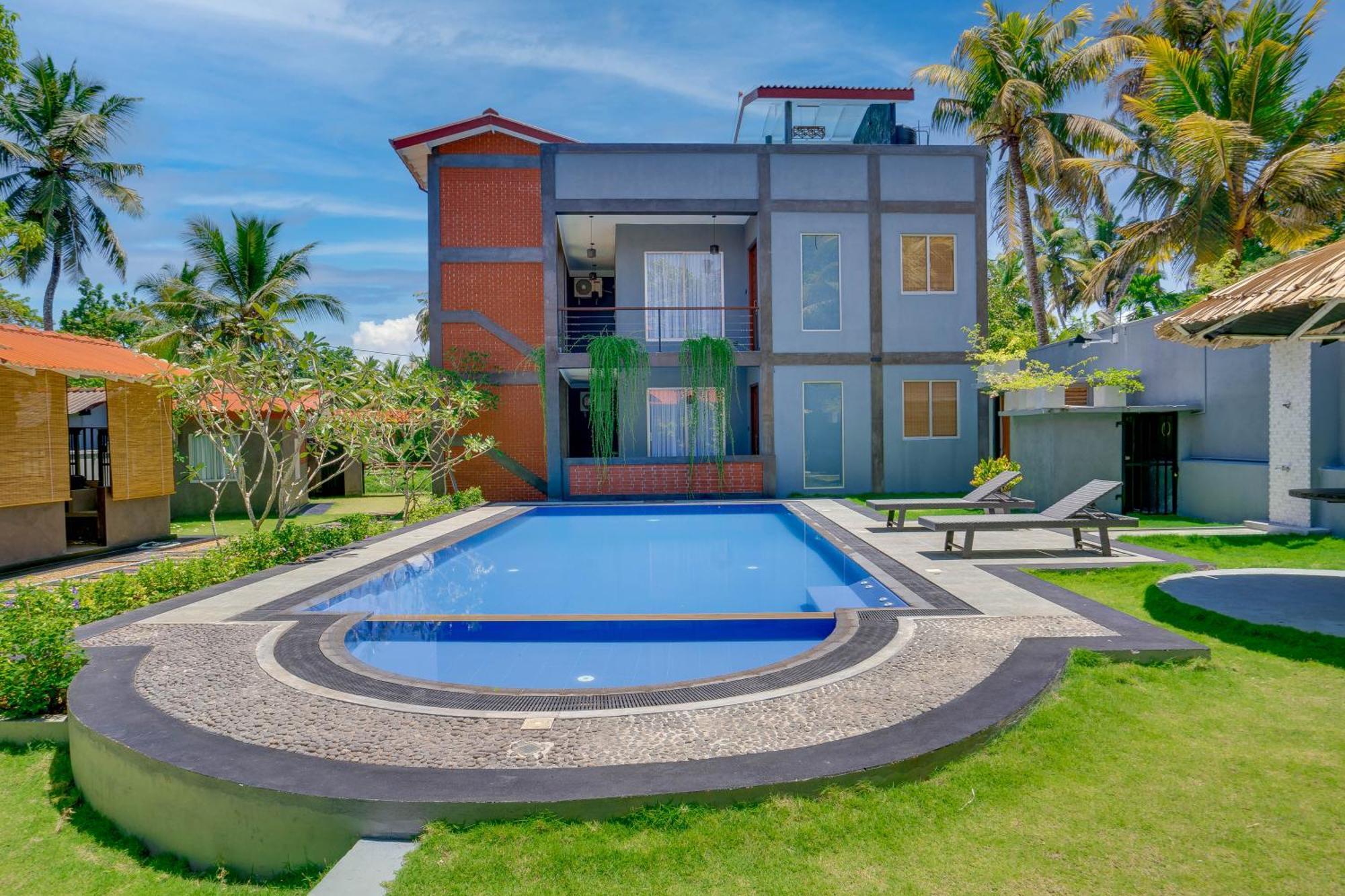 Hasthri Boutique Red Chalet In Ahangama With Pool Near Beach Ngoại thất bức ảnh