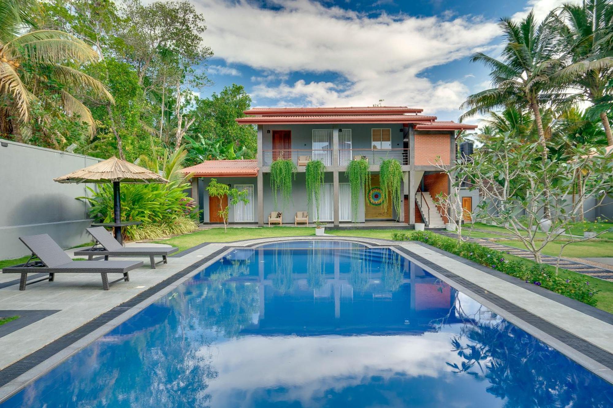 Hasthri Boutique Red Chalet In Ahangama With Pool Near Beach Ngoại thất bức ảnh