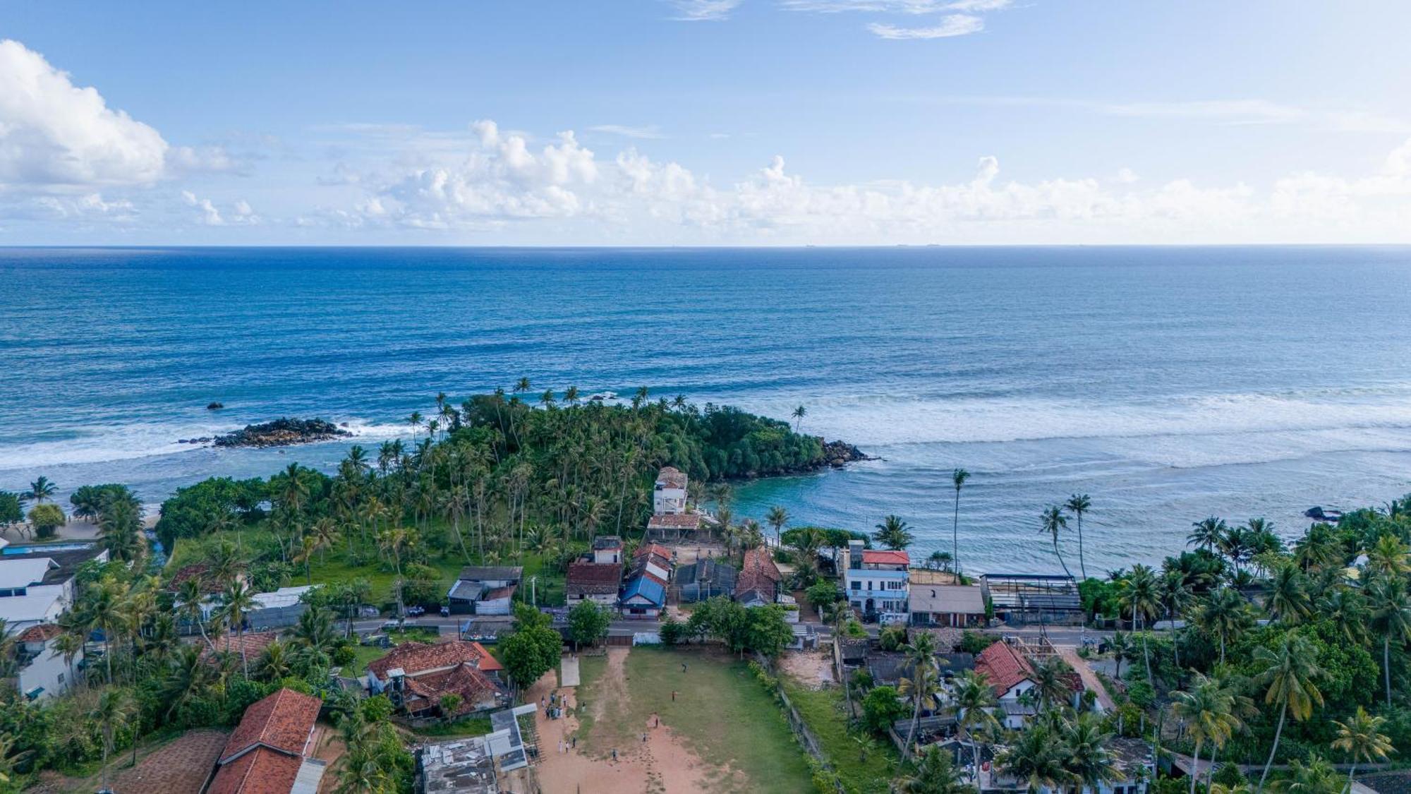 Hasthri Boutique Red Chalet In Ahangama With Pool Near Beach Ngoại thất bức ảnh