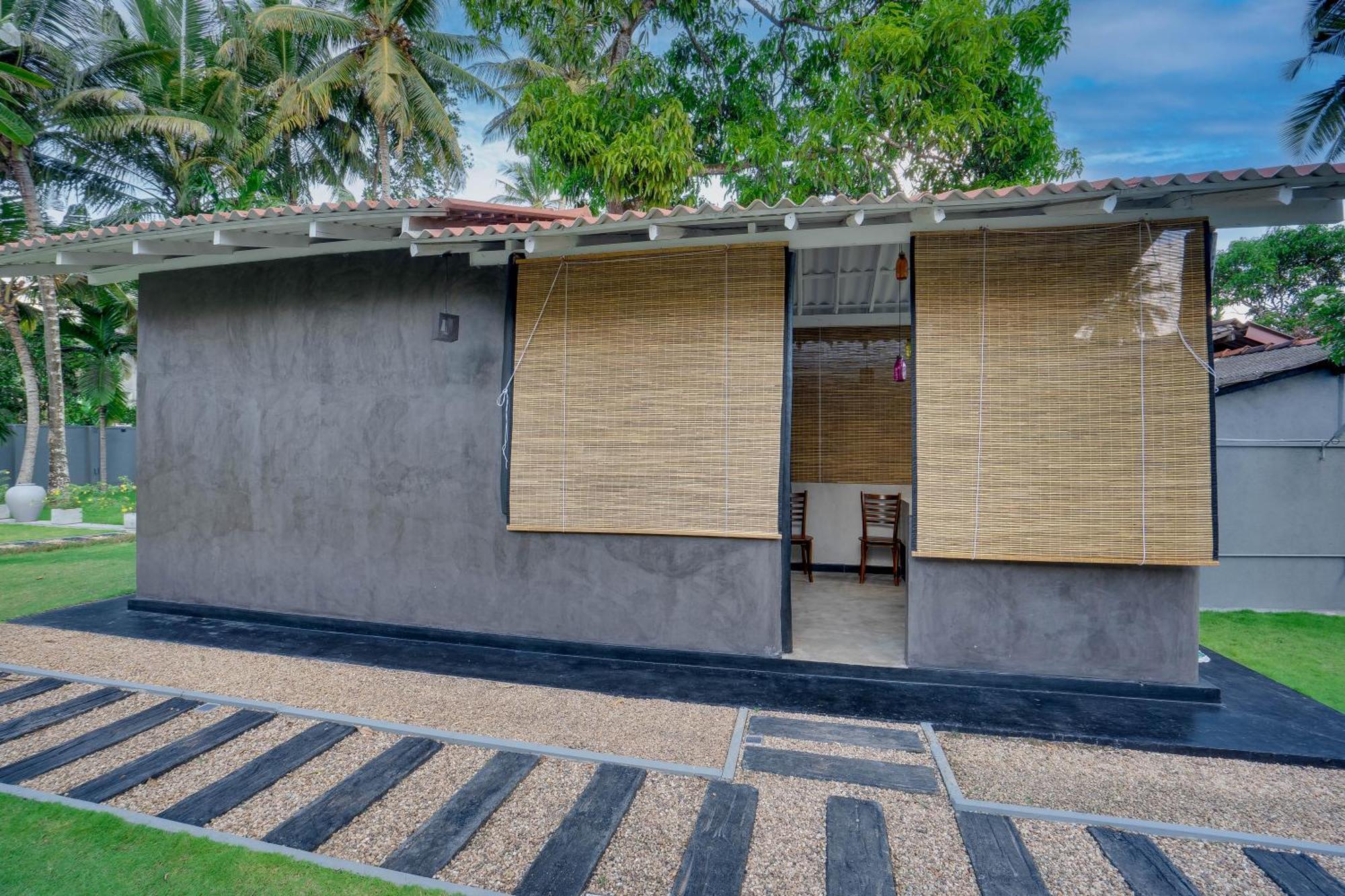 Hasthri Boutique Red Chalet In Ahangama With Pool Near Beach Ngoại thất bức ảnh