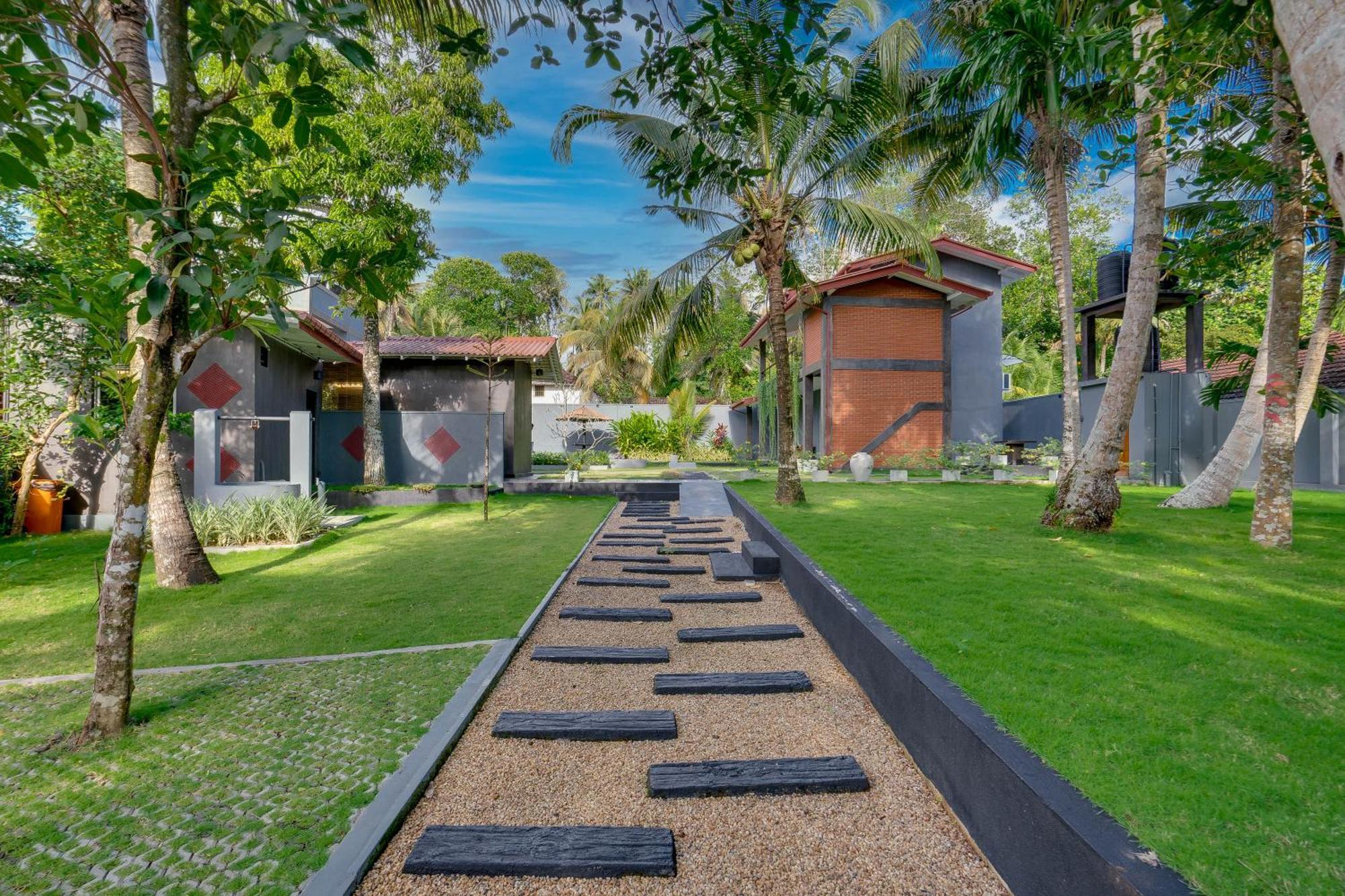 Hasthri Boutique Red Chalet In Ahangama With Pool Near Beach Ngoại thất bức ảnh